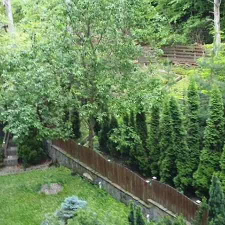 סינאיה George Apartament Central Cu Gradina Proprie מראה חיצוני תמונה