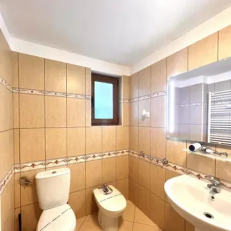 סינאיה George Apartament Central Cu Gradina Proprie מראה חיצוני תמונה