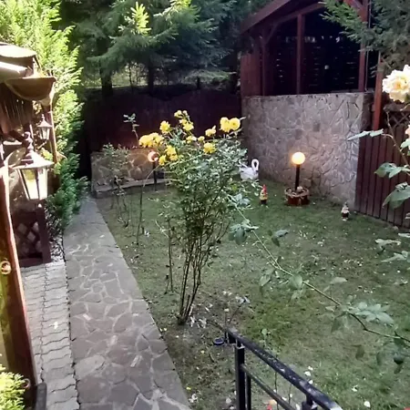 סינאיה George Apartament Central Cu Gradina Proprie מראה חיצוני תמונה